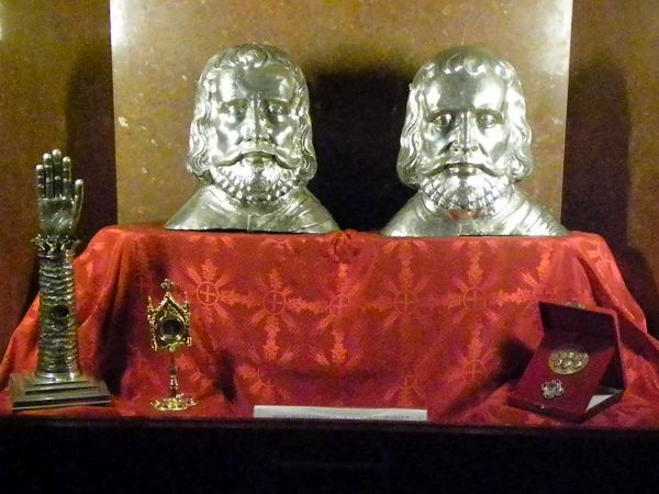 Reliekschrijnen van Hemiterius en Cheledonius