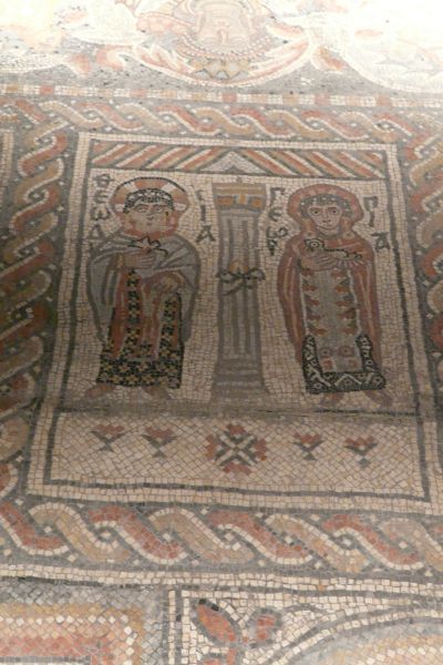 Links: Theodosia; (rechts: Georgia).