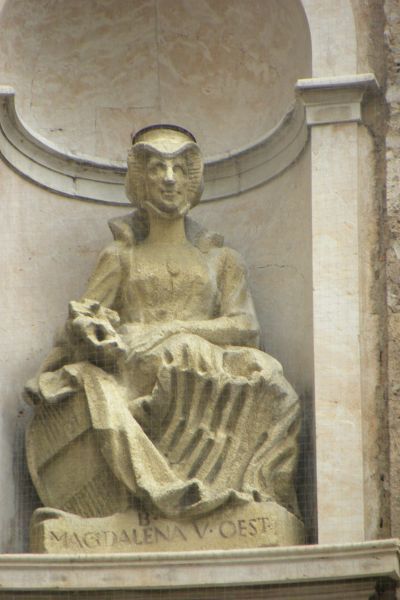 Magdalena van Oostenrijk met Margaretha, Helena, Eleonora en Christierna (1)